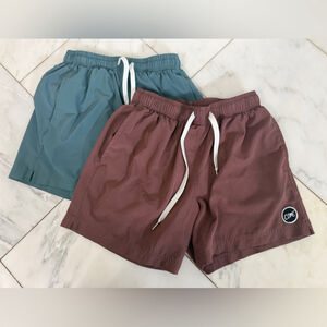 COVE two for one men’s 28 waist 5” inseam shorts active gym outdoor surf comfort